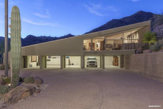 a design by architect Gordon Rogers in Scottsdale Mountain