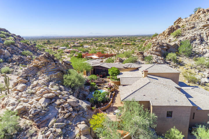 $1.4M Off the grid multi-level estate with guest house is a luxurious retreat and has forever views 16